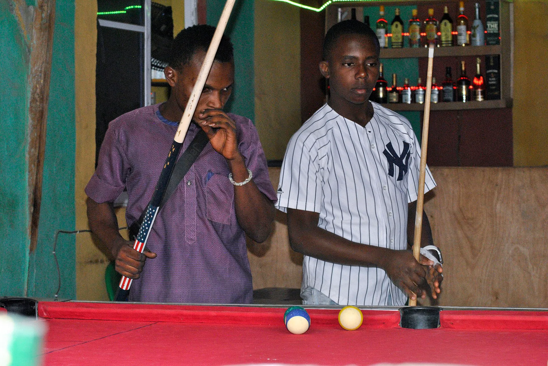 Carlo Biado at the table during the Qatar World Cup 10-Ball knockout rounds in Doha